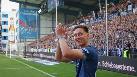 Transfer: Unter Sprechchören: Wörl aus Hannover zurück nach Bielefeld