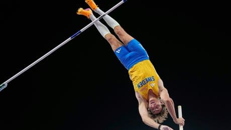 Mondo Duplantis salta 6,30 metros y bate otra vez su propio récord del mundo