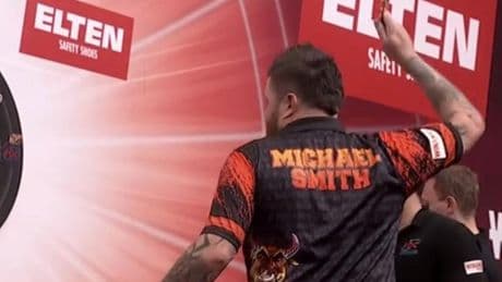 Frustrierter Darts-Weltmeister flippt aus – Scheibe kaputt