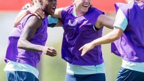 Valverde ya trabaja con toda la plantilla disponible en Lezama