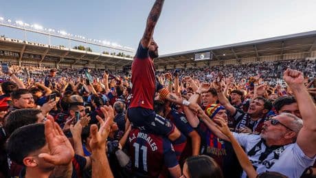 El Levante asciende a Primera con un gol en el descuento ante el Burgos en la penúltima jornada