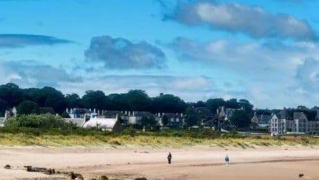 The sunny seaside Scottish town that was named 'prettiest' in country