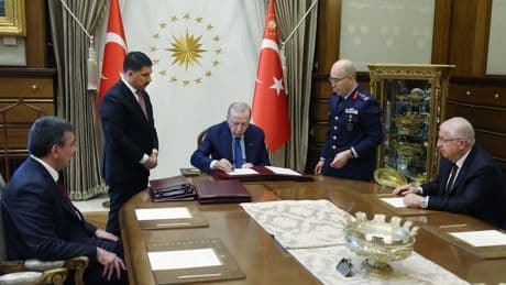 YAŞ kararları açıklandı: Genelkurmay Başkanı değişti