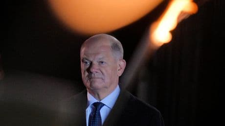 Abschied des Bundeskanzlers: Der Große Zapfenstreich für Olaf Scholz in Bildern