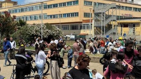 Napoli trema ancora. Panico nelle strade: "Vogliamo le tende" (ma non ci saranno)
