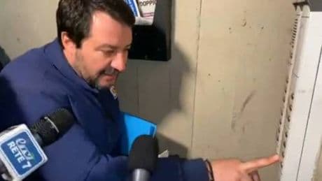 "Scusi, lei spaccia?". La famiglia "citofonata" da Salvini condannata per droga
