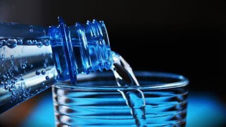 ÖKO‑TEST schlägt Alarm: Einige stillen Mineralwasser sind alles andere als harmlos