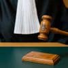Rechter stelt dat vrouw niet overleed door verstikking met penis, legt wel straf op