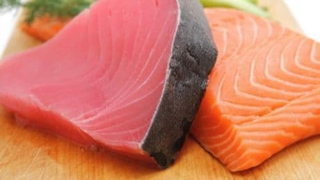 Salmón o atún: este es el pescado azul más recomendable del supermercado