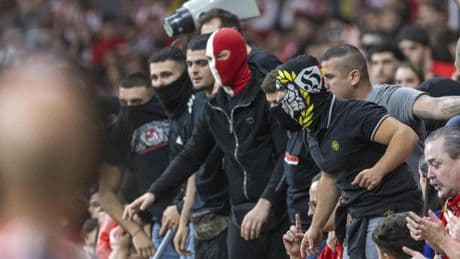 118 ultras del Atlético identificados y devueltos a Madrid por incidentes en Vitoria