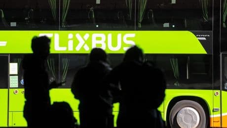 Amsterdam: Zwei Flixbusse krachen zusammen