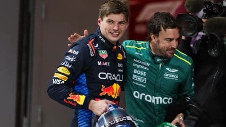 El insólito gesto de Max Verstappen con Fernando Alonso en el GP de Miami que se ha hecho viral