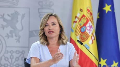El Gobierno aprueba el decreto para iniciar el reparto de menores migrantes desde Canarias