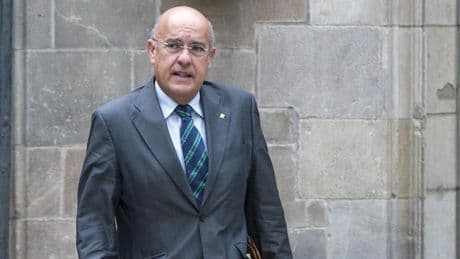 Imputados el exconseller de Salud y el exdirector de CatSalut en el caso de las ambulancias Egara