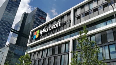 En 2019, Microsoft puso a prueba la semana laboral de cuatro días en sus oficinas de Japón: su productividad se disparó un 40%
