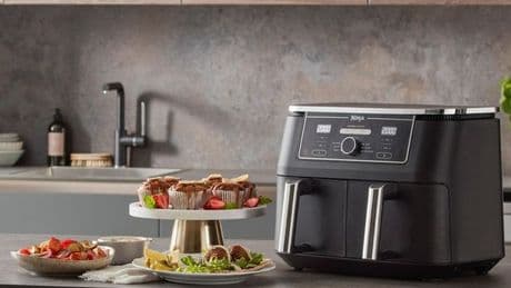 Shoppers rush to get £60 off Ninja air fryer that 'pays for itself'