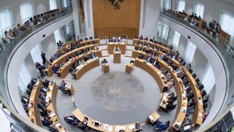 Rheinland-Pfalz will Verfassungsfeinden das Geld streichen