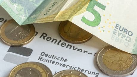 Rente in Gefahr: Millionen Bürger sollen bald zusätzlich einzahlen