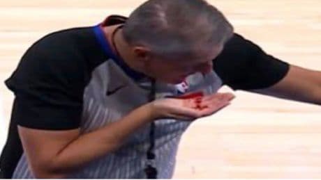 Lu Dort, 'El Bisonte', arrolla a un árbitro: codazo y atención médica en pleno partido NBA