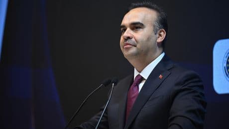 Bakan Kacır, LGS'de yüzde 1'lik dilime giren öğrencileri TÜBİTAK Fen Lisesi'ne davet etti