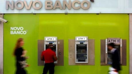 El banco francés BPCE acuerda con Lone Star la compra del 75% de Novo Banco y negocia con el Estado de Portugal por el resto