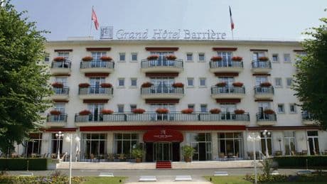 « Avec les clients, c’est la roulette russe » : à l’hôtel Barrière du casino d’Enghien, des salariées victimes de violences sexistes et sexuelles face au silence de la direction