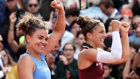 Sara Errani e Jasmine Paolini campionesse: la coppia d'oro vince in tre set