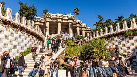 Unos investigadores han calculado matemáticamente cuáles son las ciudades más turistificadas del mundo. Malas noticias, Barcelona