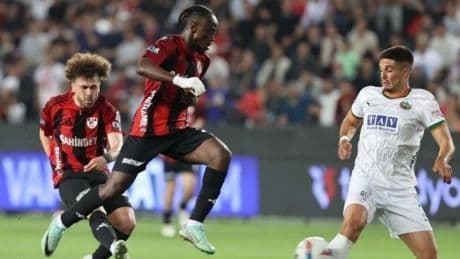 Alanya kazandı düşme hattı karıştı!