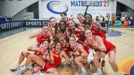 España, con Marta Fernández del Recoletas Zamora, campeona de Europa sub-20