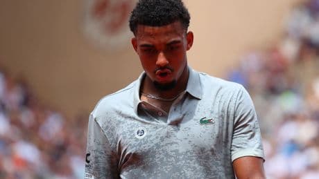 Roland-Garros : blessé, Arthur Fils déclare forfait pour le troisième tour