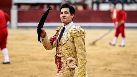 Reivindicación y revuelta torera de Álvaro Lorenzo el Dos de Mayo en Las Ventas