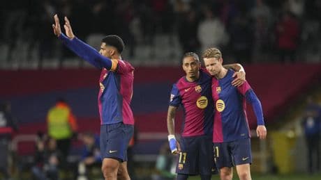 Flick modifica la defensa al descanso del duelo ante el Inter