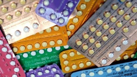 Les États-Unis vont détruire plusieurs millions de dollars de contraceptifs, des ONG dénoncent un "acte irresponsable"