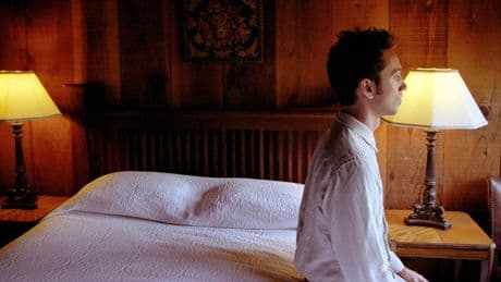 Las bacterias del intestino pueden provocarte insomnio (y el trasplante de heces lograría solucionarlo)