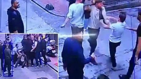 Beyoğlu'nda eğlence mekanında beyzbol sopalı kavga! Yaşananlar kamerada