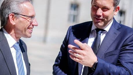Amtsübergabe an SPD-Chef: Wie Finanzminister Klingbeil ab Minute eins loslegt