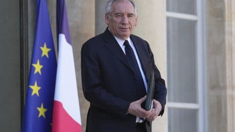 François Bayrou pierde la moción de confianza y cae el Gobierno francés