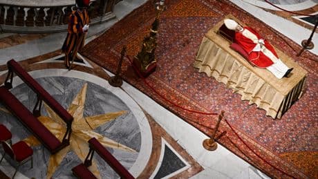 Début du conclave fixé au 7 mai : et maintenant, que va-t-il se passer au Vatican ?
