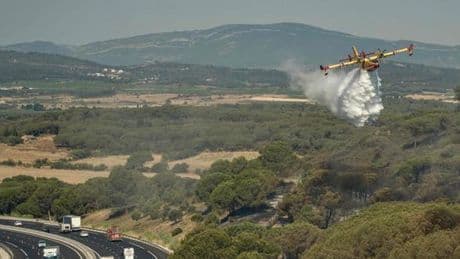 Feux de forêt : Le Var, les Bouches-du-Rhône et l’Aude placés en vigilance rouge par Météo-France
