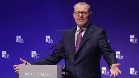 Arbeitgeberpräsident : Dulger fordert mehr Reformen im Sozialstaat und kritisiert den Renten-Plan