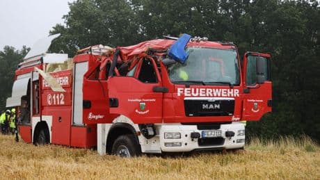 Oederan: Feuerwehrauto überschlägt sich – mehrere Verletzte