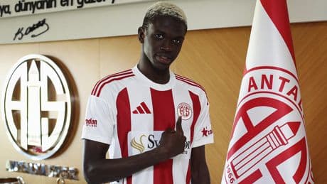 Antalyaspor transferde hız kesmiyor! Bachir Gueye imzayı attı