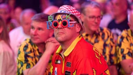 World Cup of Darts: Sieg im Generationen-Duell: Deutsches Duo im Achtelfinale