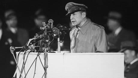Truman: “Cesé a MacArthur porque no respetaba la autoridad del presidente, no por tonto”