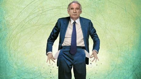 En France, la crise politique a des allures de “tragédie grecque”