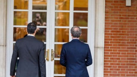 Días decisivos para PP y PSOE