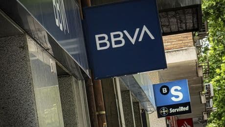 BBVA y Sabadell comparten 100 grandes accionistas claves en la opa
