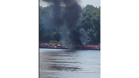 2 dead after helicopter crashes into barge on Mississippi River in Illinois