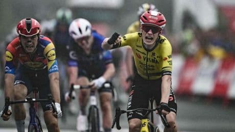 Vingegaard besa el suelo y el cielo en la segunda etapa de La Vuelta